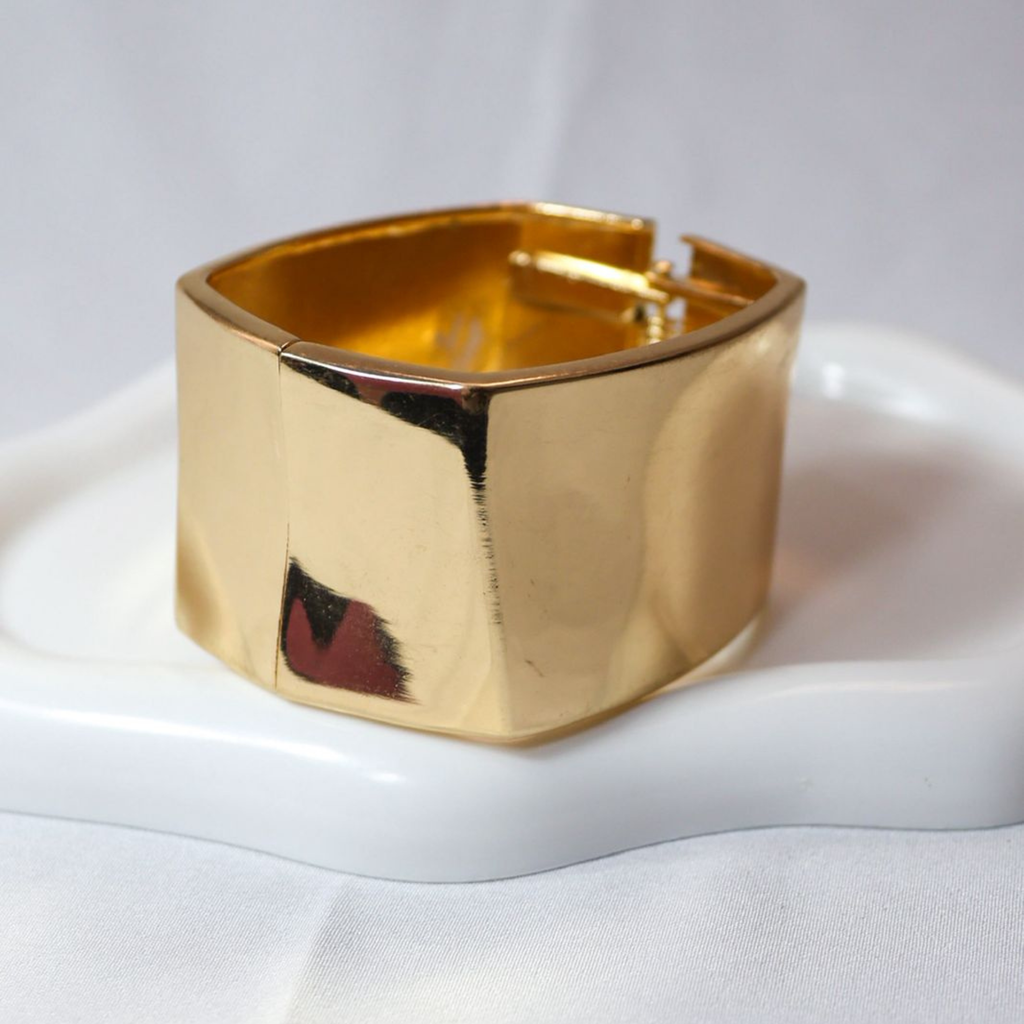 Brazalete Cuadrado Dorado