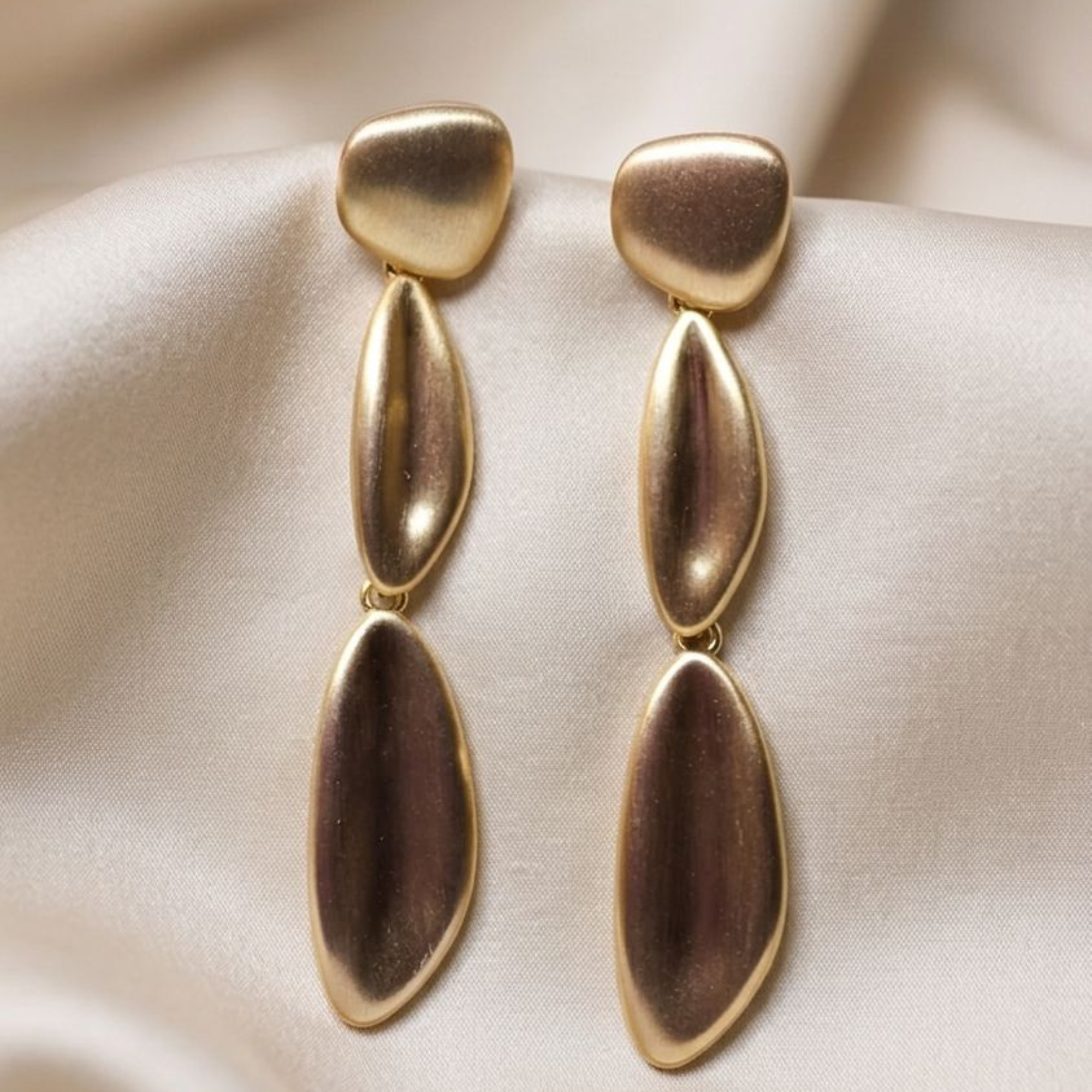 Aretes Elegans Dorado